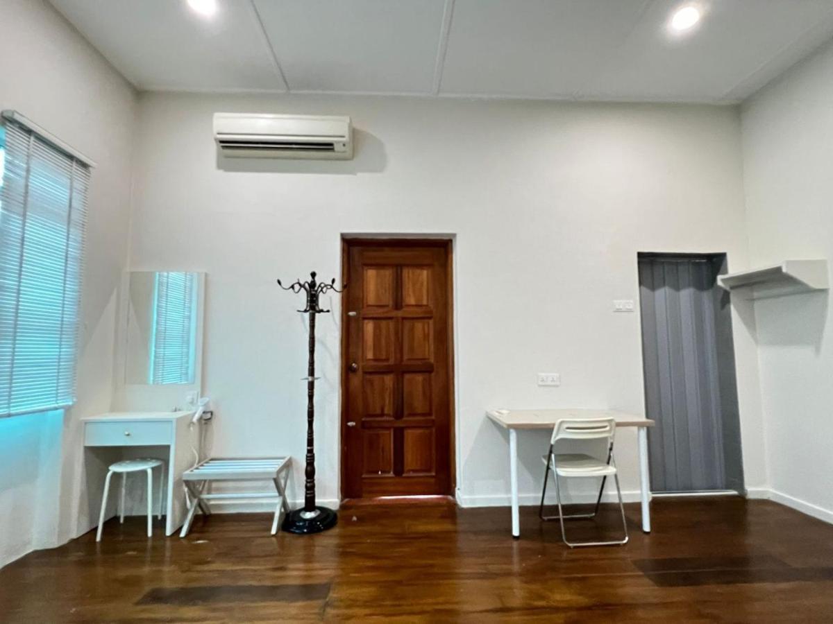 Myroom Georgetown, Off Jalan Burma, Gurney Drive George Town Exterior foto
