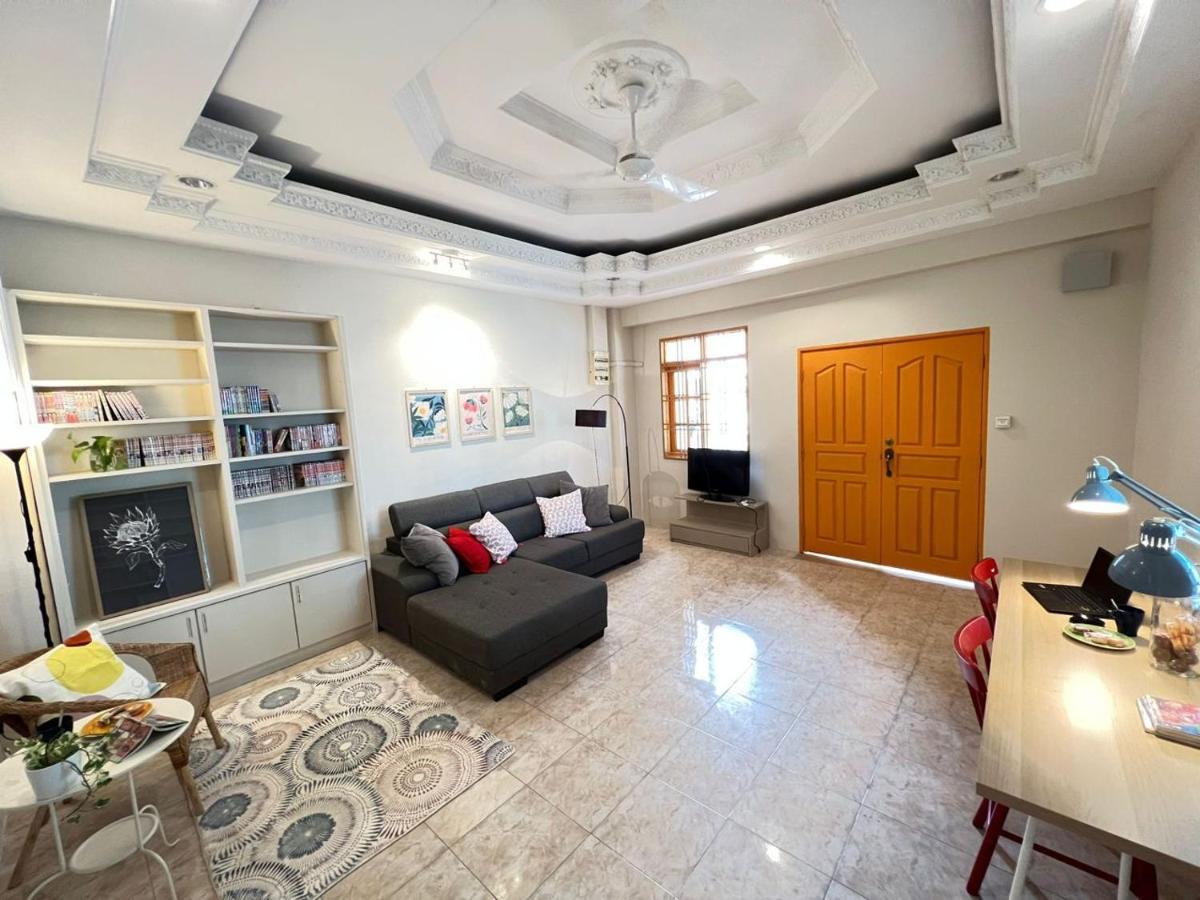 Myroom Georgetown, Off Jalan Burma, Gurney Drive George Town Exterior foto